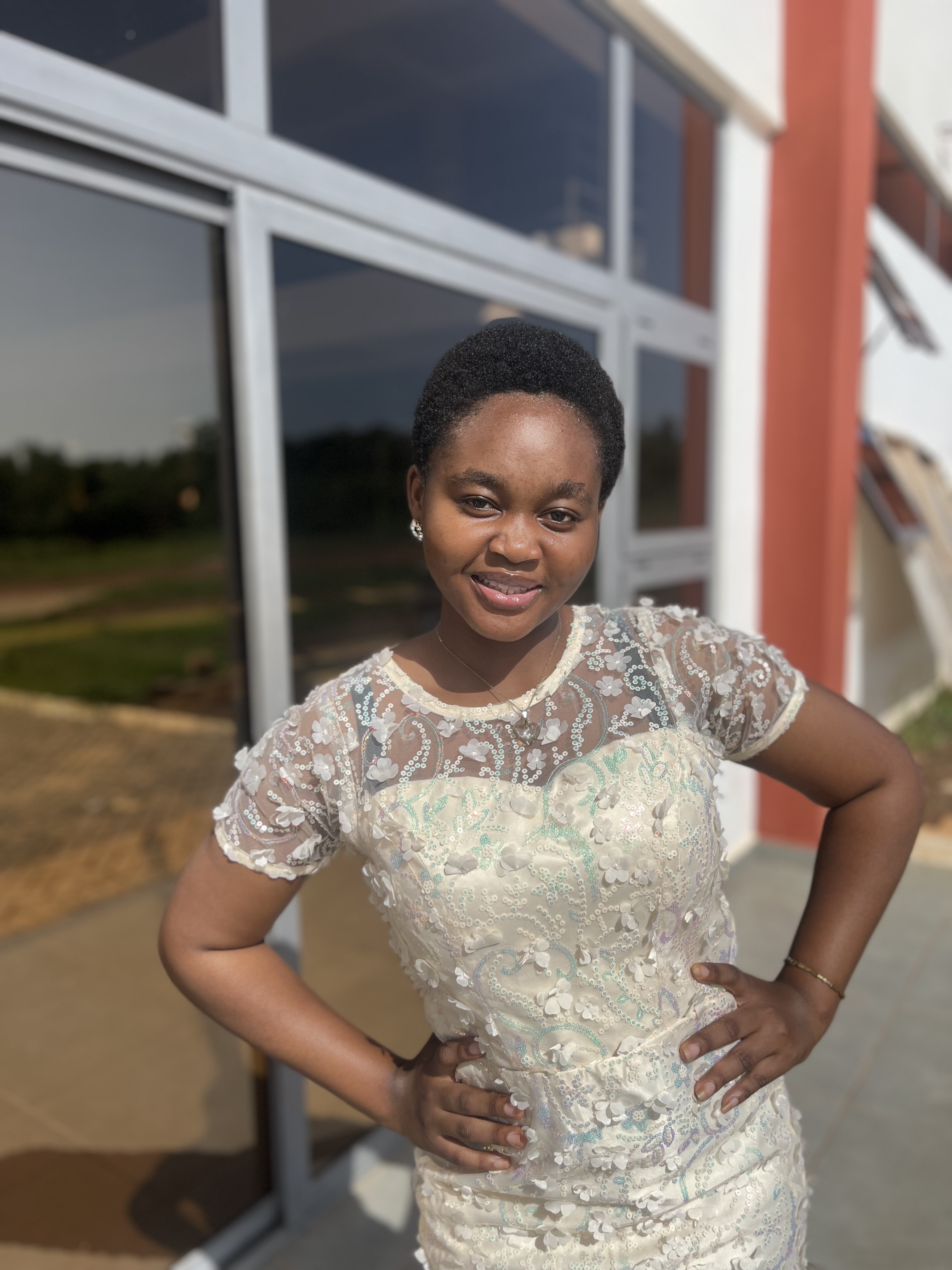  Vera Awuku